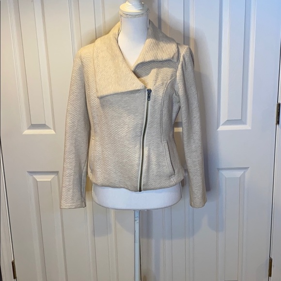 CAbi Jackets & Coats Cabi Cream Colored Quilted Jacket Poshmark